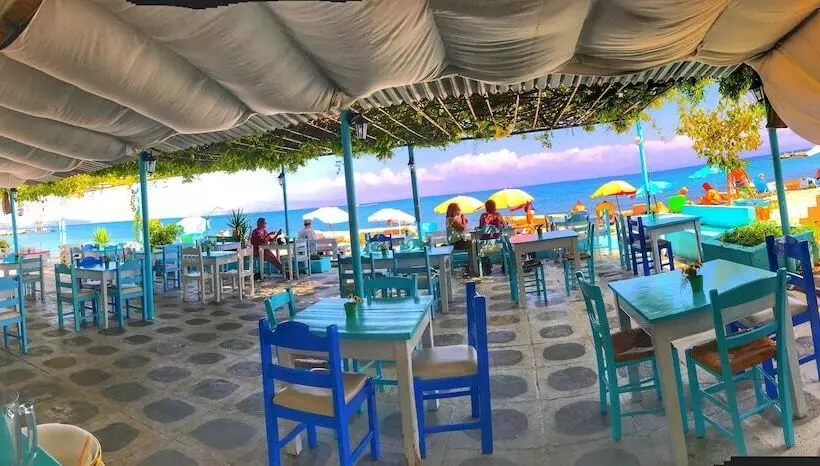 Отель Avra Budget Beach Rooms