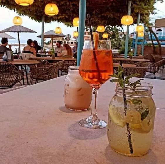 Отель Avra Budget Beach Rooms