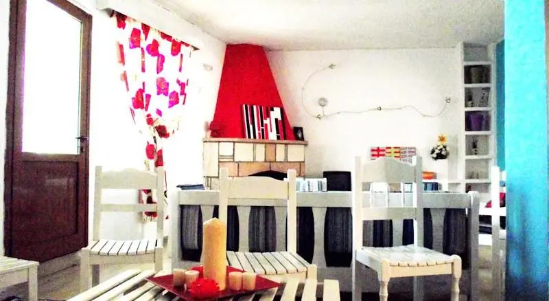 Hotelli Avra Budget Beach Rooms