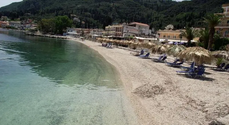 Hotelli Avra Budget Beach Rooms