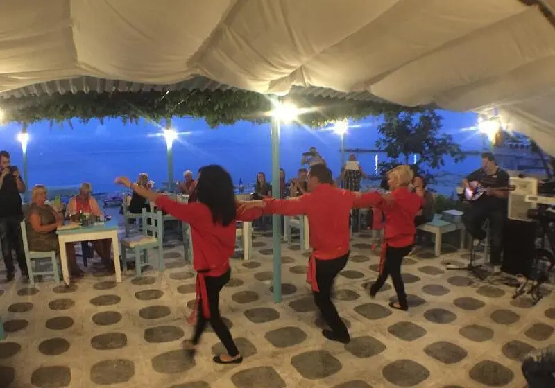 Hotelli Avra Budget Beach Rooms