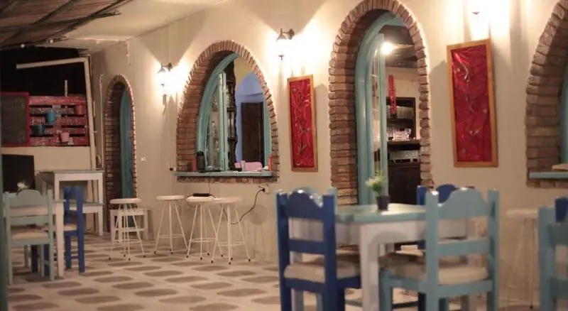 Hotelli Avra Budget Beach Rooms