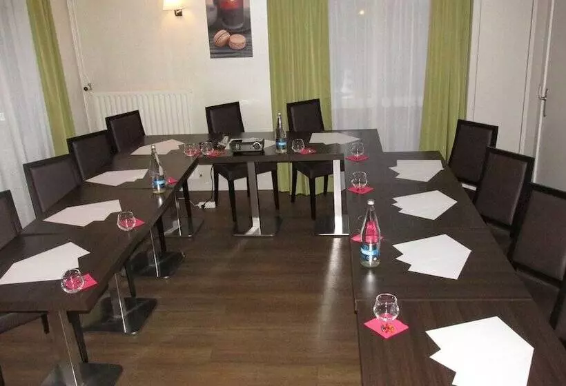 Brit Hotel Essentiel De Granville