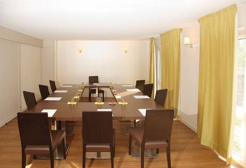 Brit Hotel Essentiel De Granville