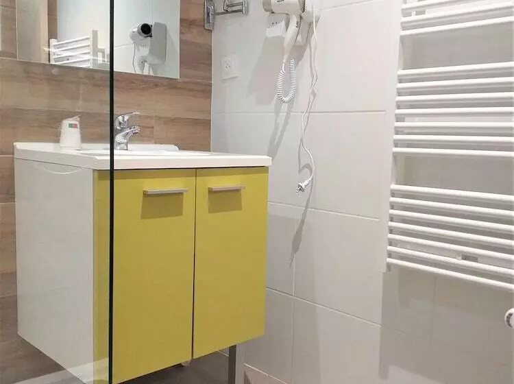 Brit Hotel Essentiel De Granville