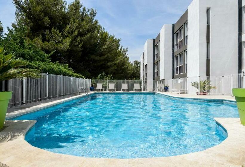 Отель Hôtel Saint Roch