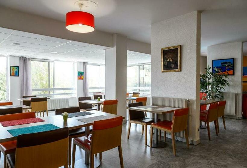 Отель Hôtel Saint Roch