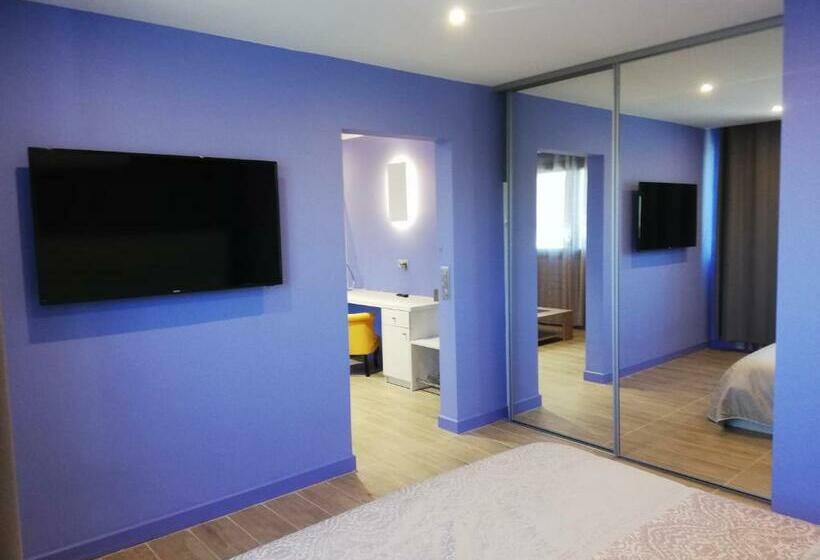 Отель Hôtel Saint Roch