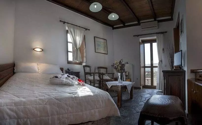 فندق Limeni Village