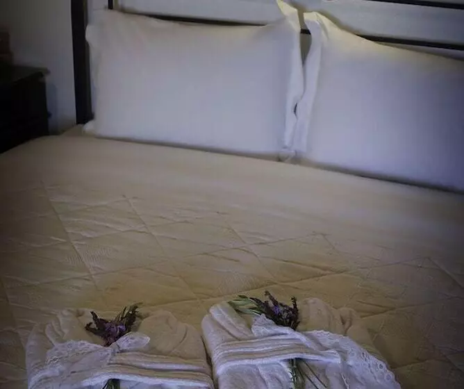 فندق Limeni Village