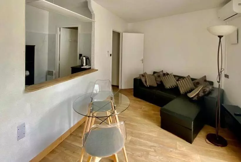 Отель Restaurant De La Paix