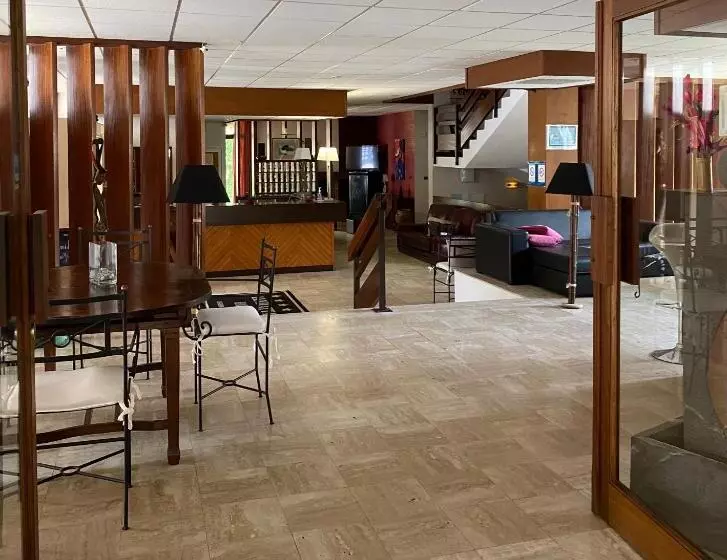 Отель Restaurant De La Paix