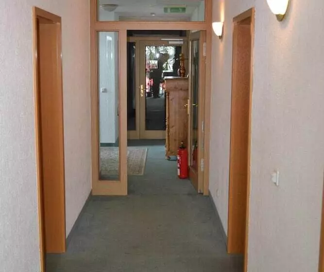 Отель & Restaurant Zur Linde