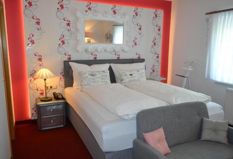 Отель & Restaurant Zur Linde