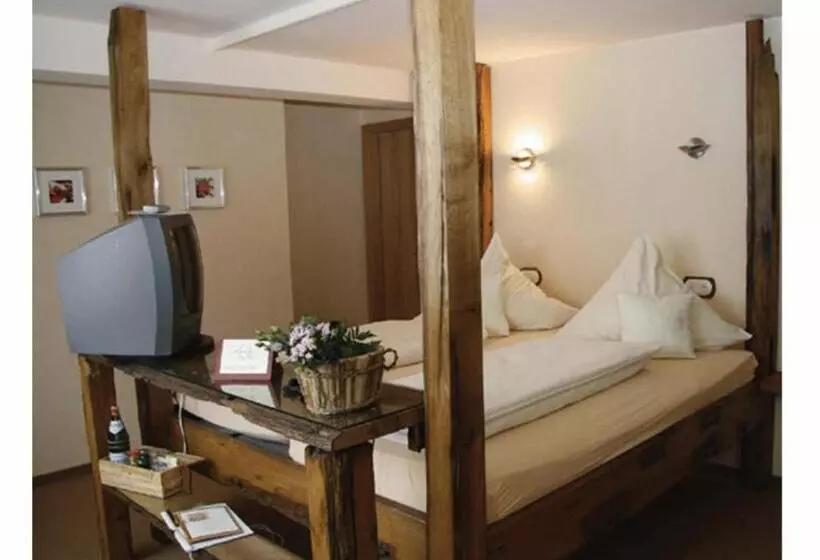 בית מלון כפרי Zur Post