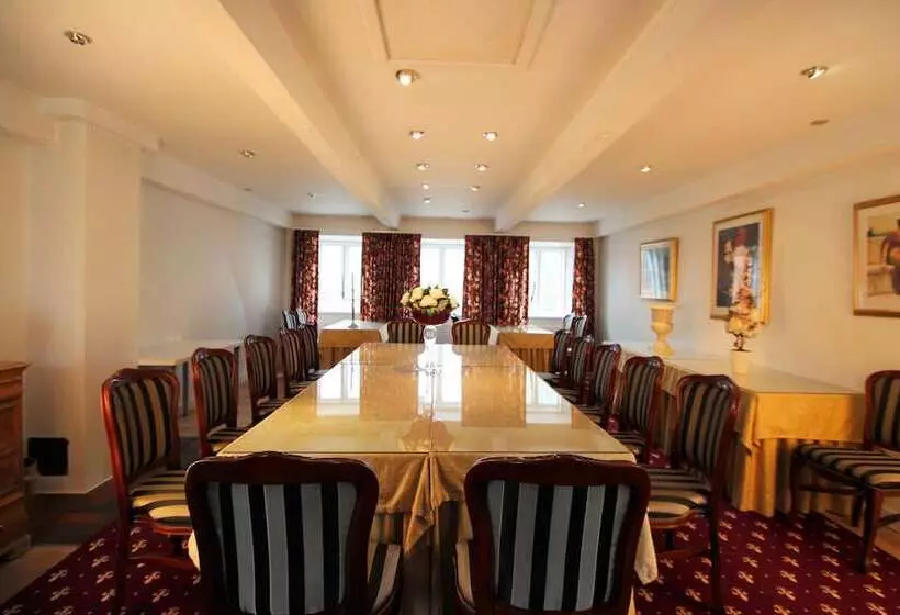 Hotel Store Restrup Slots