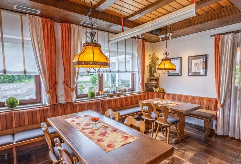 פנסיון Rommentaler Burgstüble