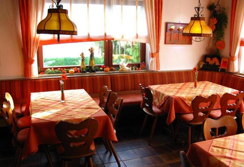 פנסיון Rommentaler Burgstüble