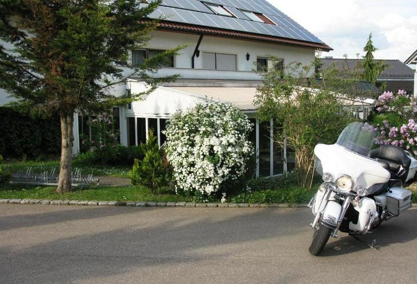 פנסיון Rommentaler Burgstüble