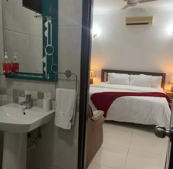 3 Bedroom Apartment By Mas