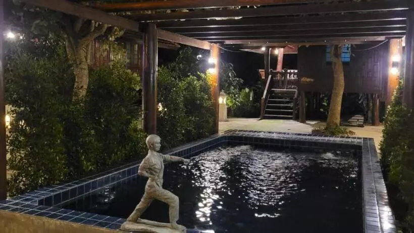 ベッドアンドブレックファースト Ruenthai Ampawa