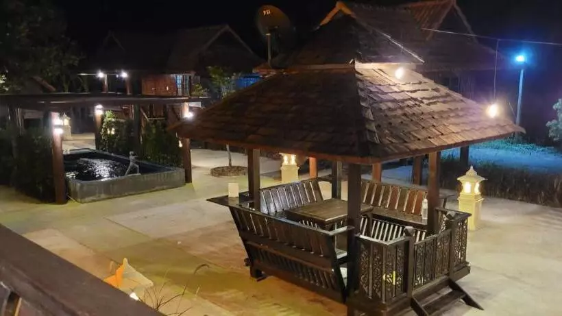 ベッドアンドブレックファースト Ruenthai Ampawa