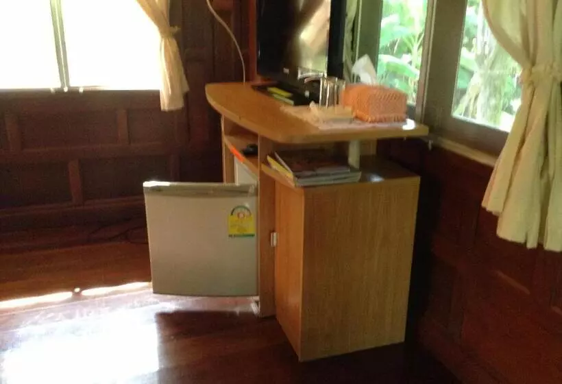 ベッドアンドブレックファースト Ruenthai Ampawa