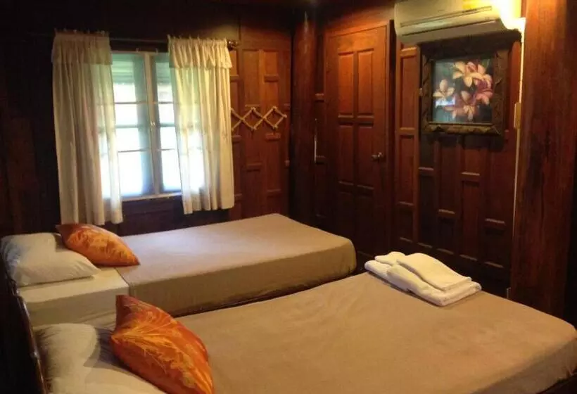 ベッドアンドブレックファースト Ruenthai Ampawa