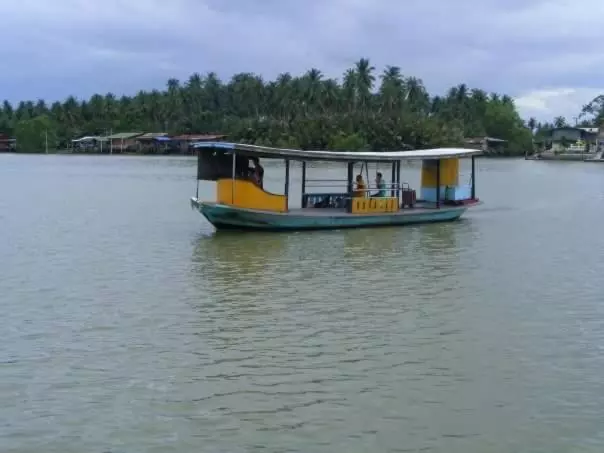 ベッドアンドブレックファースト Ruenthai Ampawa