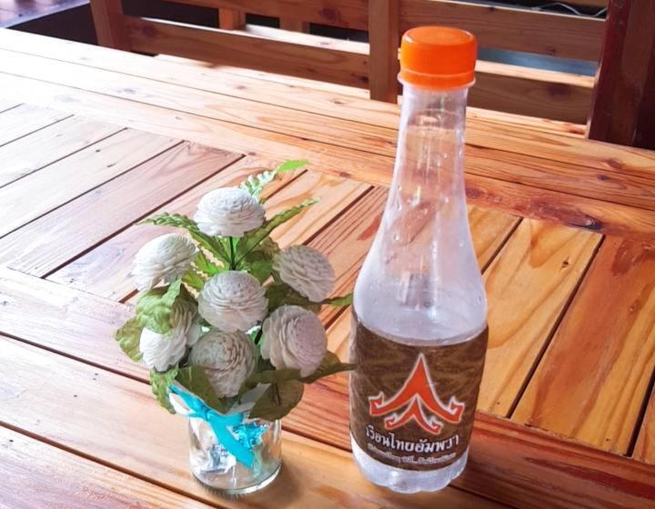 住宿加早餐  Ruenthai Ampawa