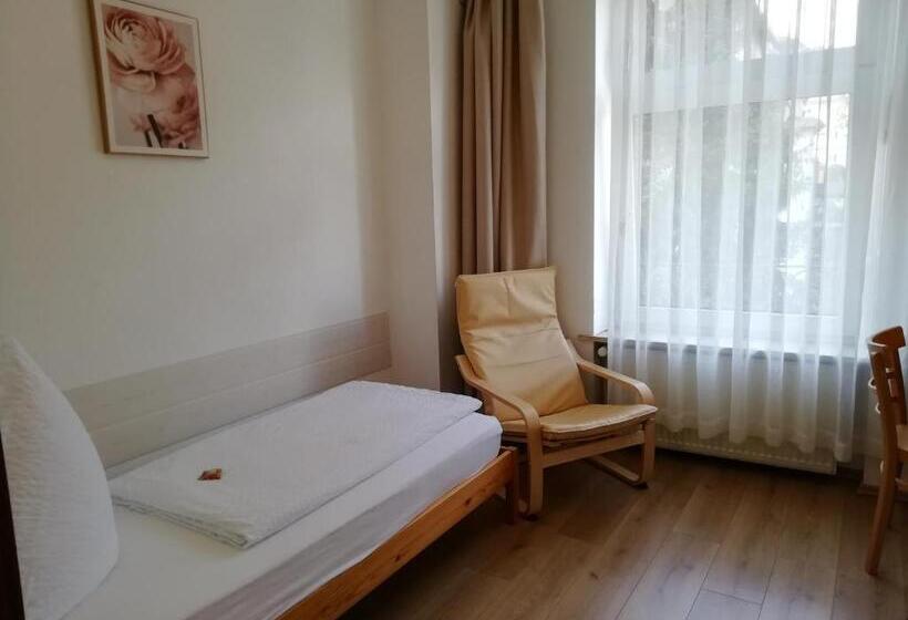 בית מלון כפרי Hanseatic Garni