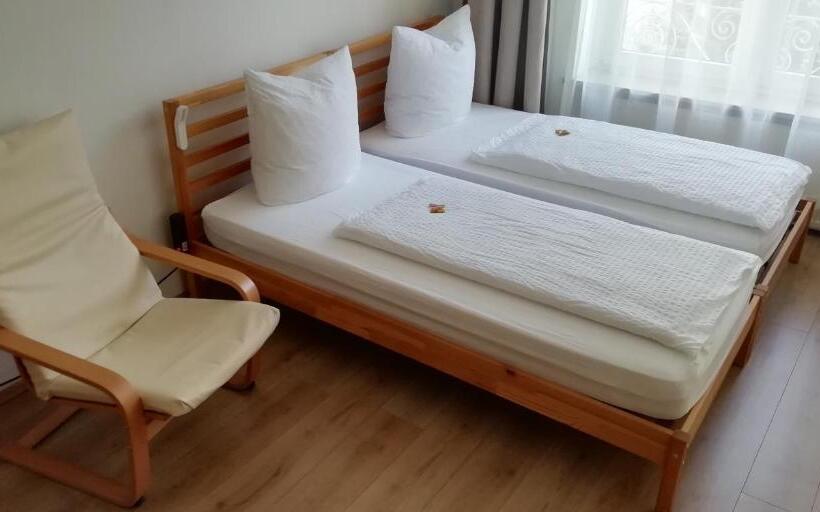 בית מלון כפרי Hanseatic Garni