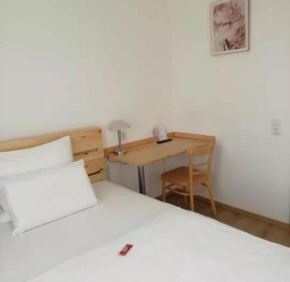 בית מלון כפרי Hanseatic Garni