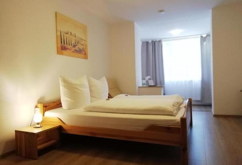 בית מלון כפרי Hanseatic Garni