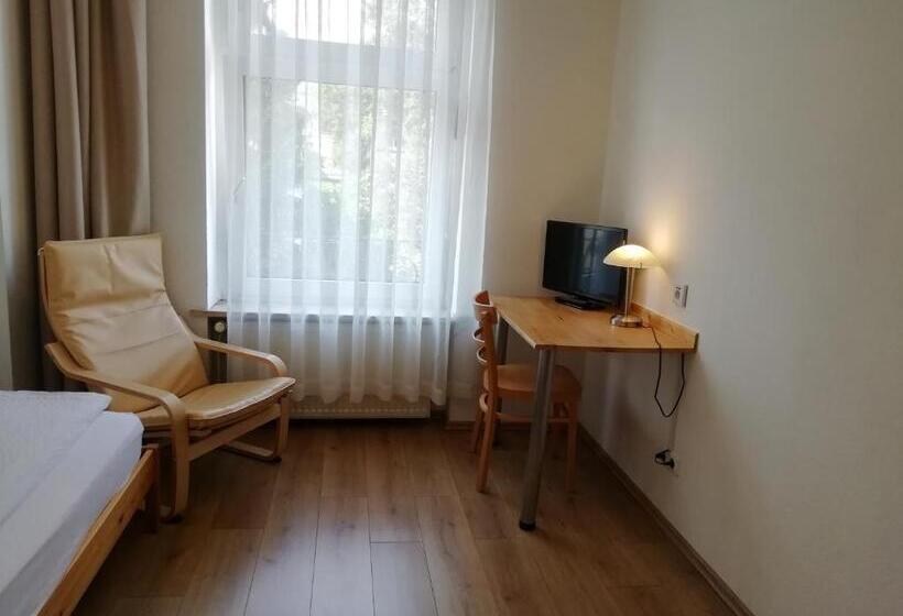 בית מלון כפרי Hanseatic Garni