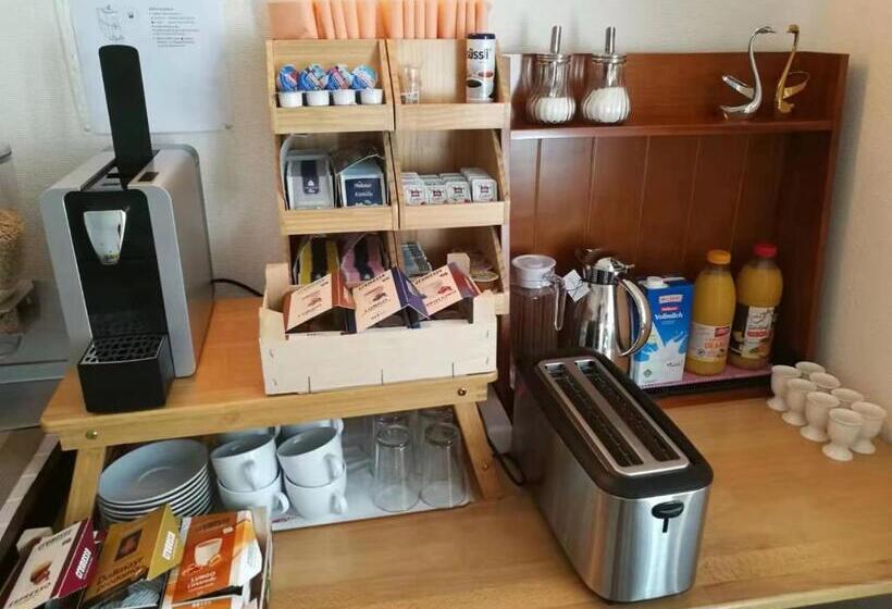 בית מלון כפרי Hanseatic Garni