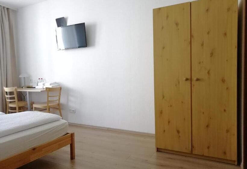 בית מלון כפרי Hanseatic Garni