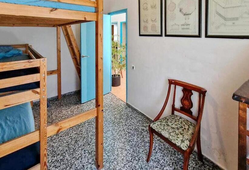 House With Exclusive Pool And Garden 7 Min Walk From The Beach And The Center