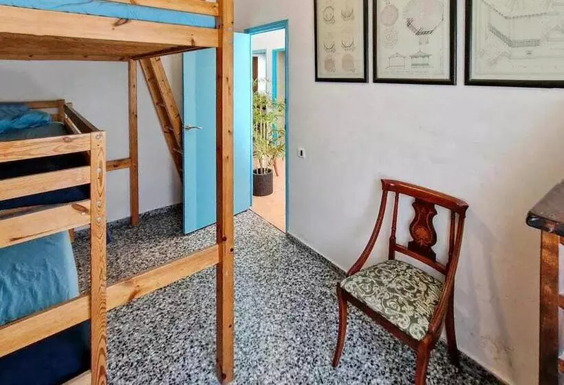 House With Exclusive Pool And Garden 7 Min Walk From The Beach And The Center