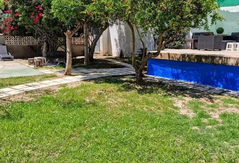 House With Exclusive Pool And Garden 7 Min Walk From The Beach And The Center