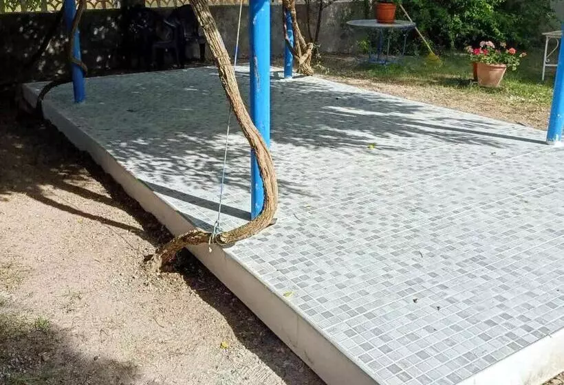 House With Exclusive Pool And Garden 7 Min Walk From The Beach And The Center