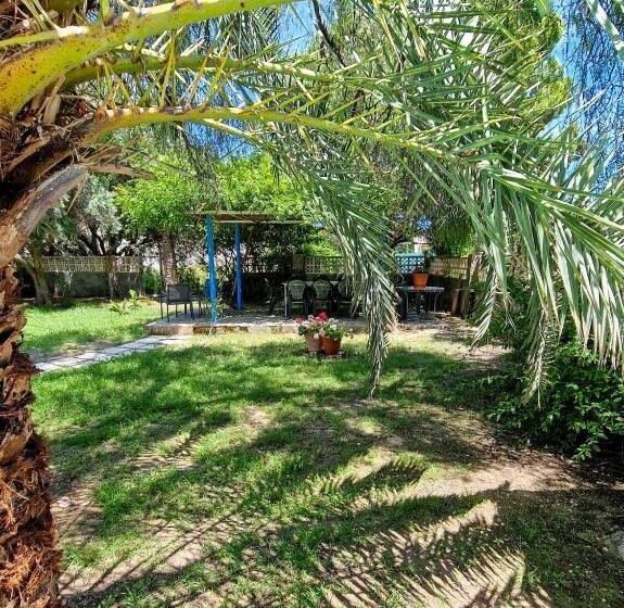 House With Exclusive Pool And Garden 7 Min Walk From The Beach And The Center
