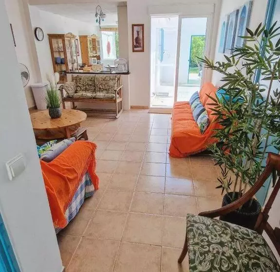 House With Exclusive Pool And Garden 7 Min Walk From The Beach And The Center