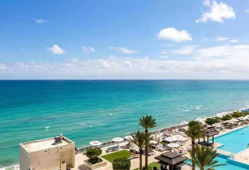Amazing View Beachfront Resort Luxury Amenities