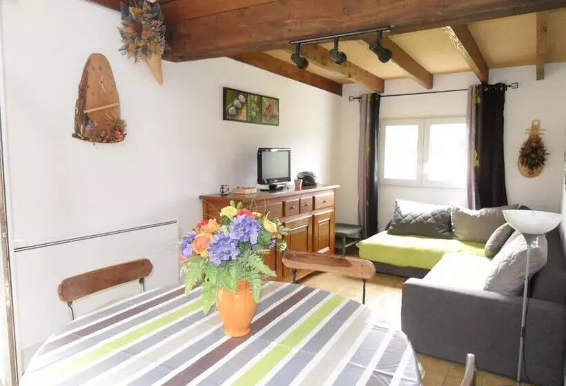 Majatalo Domaine Des Escouanes