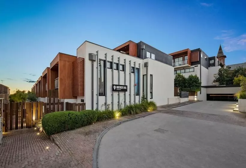 Staycentral   Northcote Townhouse With Study