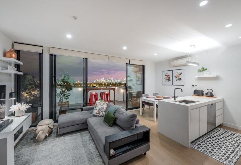 Staycentral Northcote Townhouse With Study