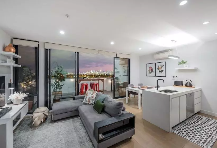 Staycentral   Northcote Townhouse With Study