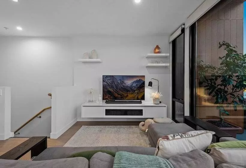 Staycentral   Northcote Townhouse With Study