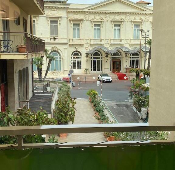 Appartamento Incantevole Con Posto Auto Riservato Clic House